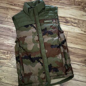 adidas Praez SYNT Camo Puffer Vest AB7855 Men's Size SMALL